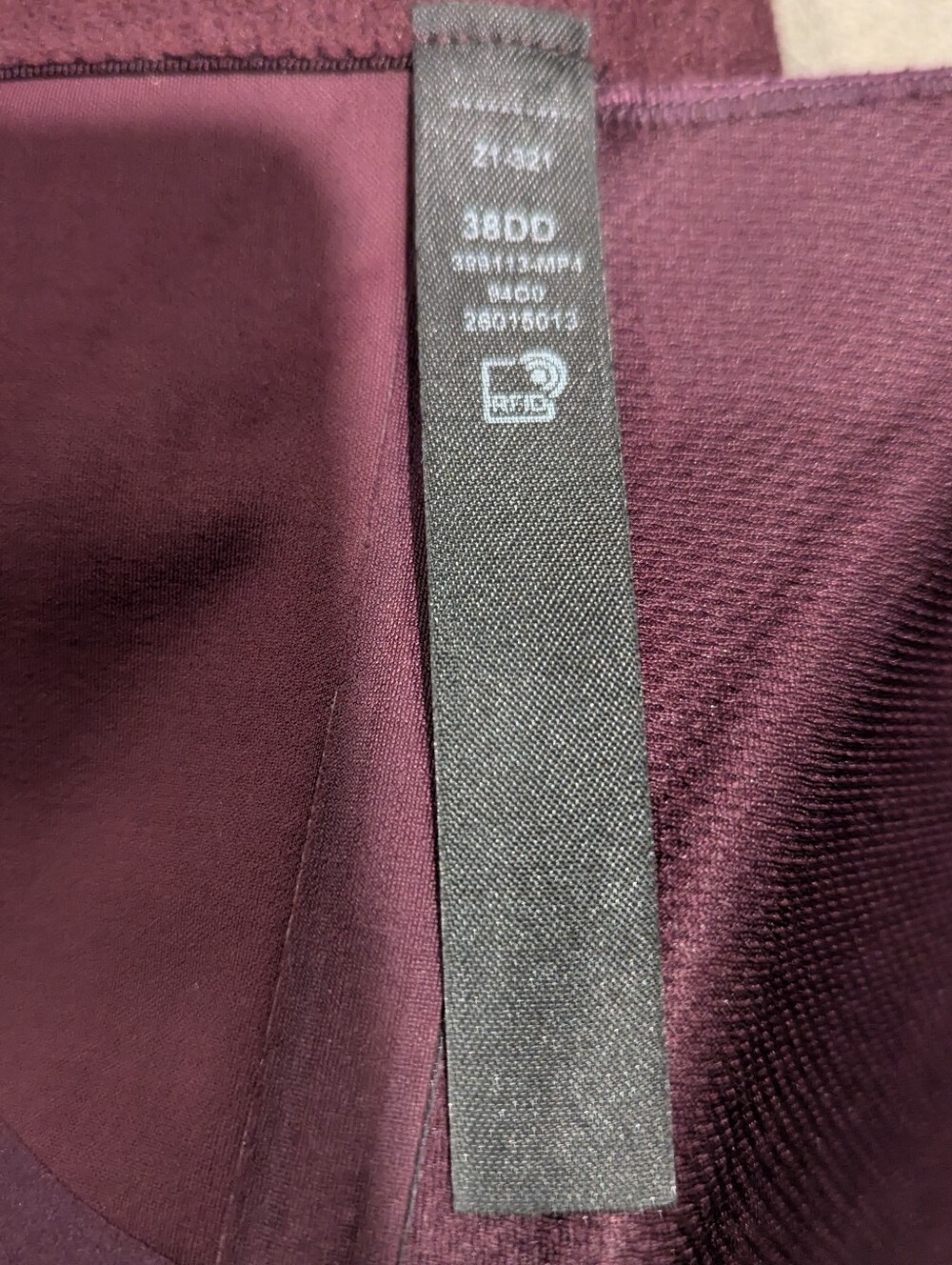 Victoria's Secret Knockout Front-Close Sports Bra in Plum - 38DD - NWOT - Picture 5 of 5